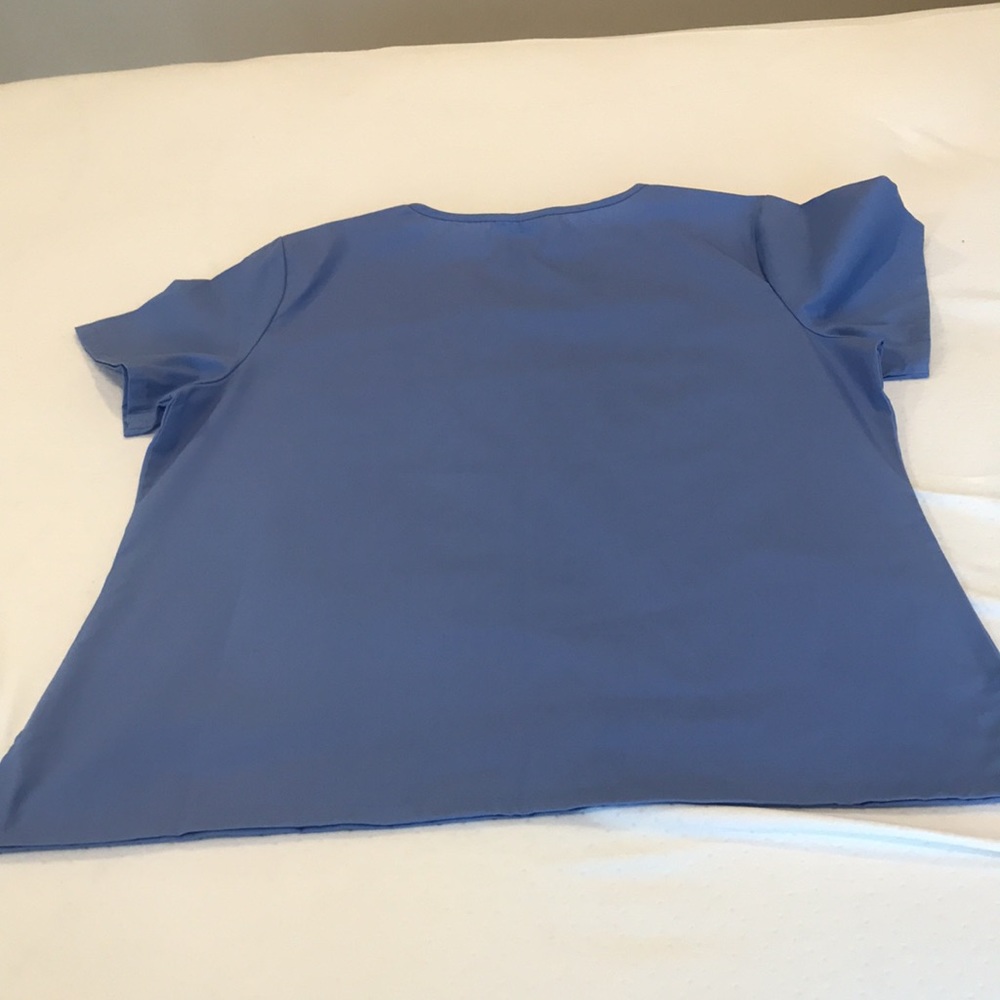 Scrub Top - Picture 2 of 3